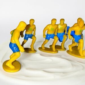 2003 Kaskey Kids Soccer Figures Yellow Blue Players Cake Toppers B21
